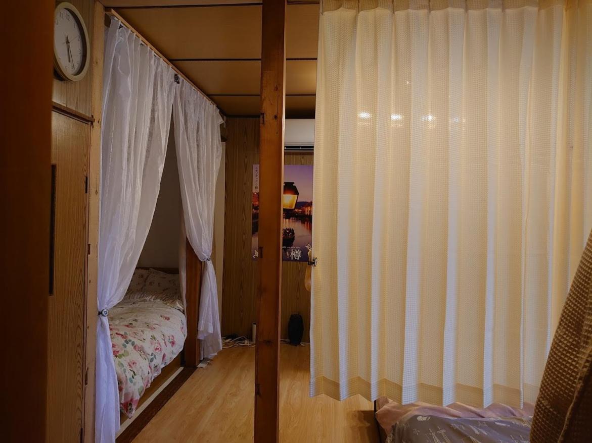 Otaru Guest House Tarune Екстер'єр фото